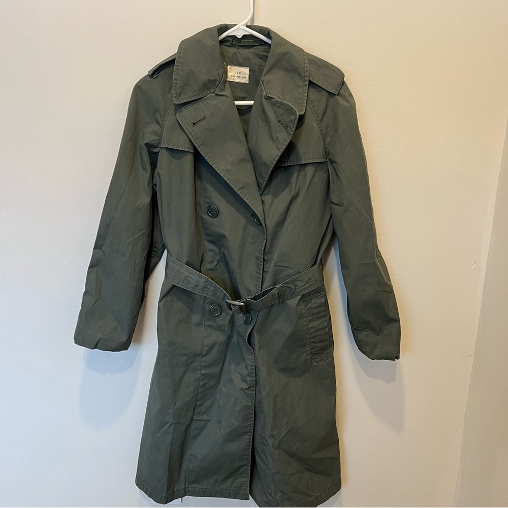 Women’s Vintage 1973 Trench Coat Green Military Style Belted Read For Sizing